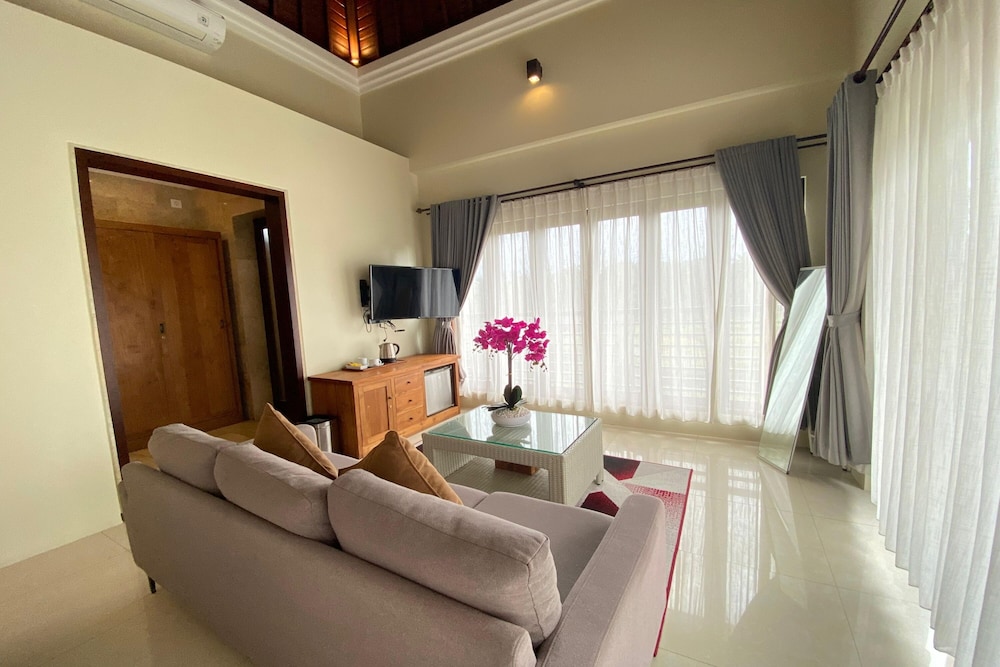 Sari Sasih Hillside By Reccoma