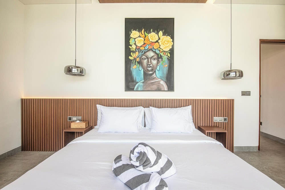 Tropical Elegance 5BR Canggu Villa Near Beach