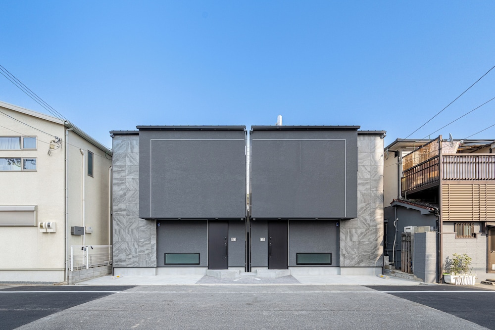 Universal front villa Sanrriott