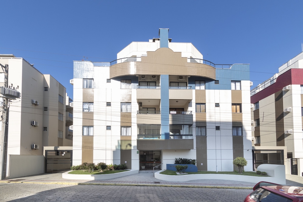 Apartamento 2 quartos 1 suíte - 081