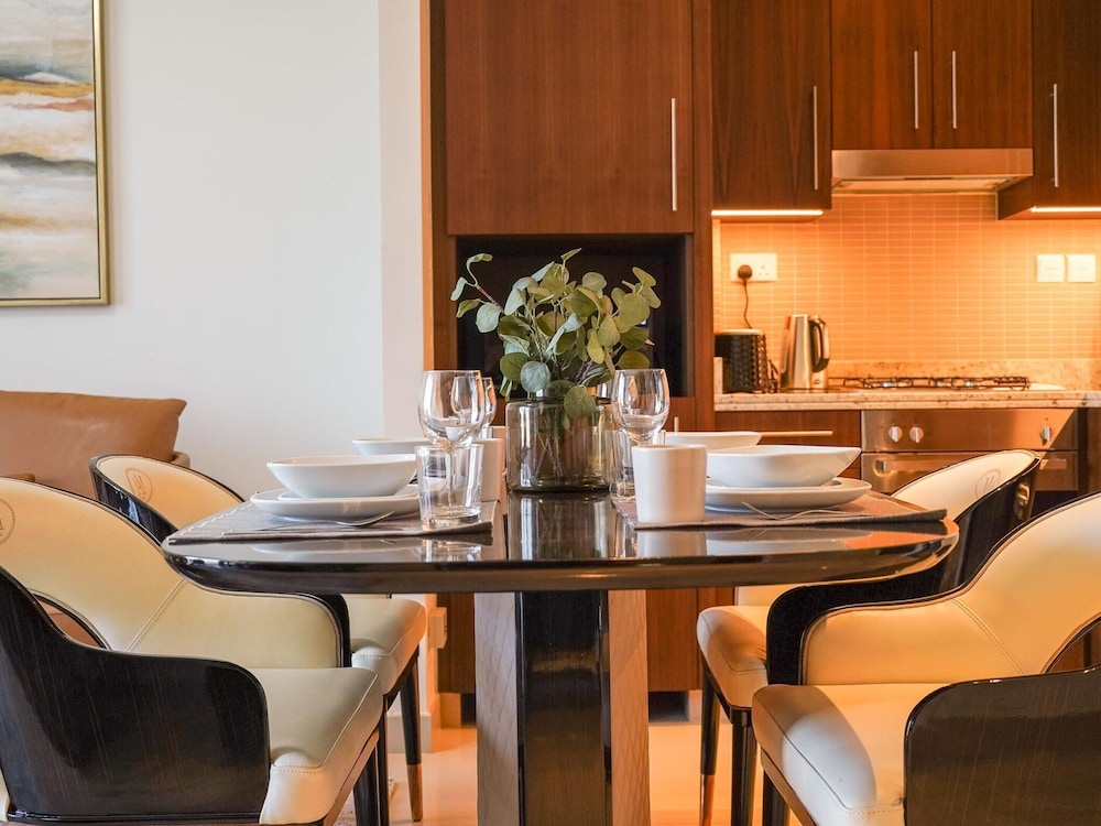 Luxurious & Stylish Apartments Across Dubai Mall - Burj Khalifa - City Views