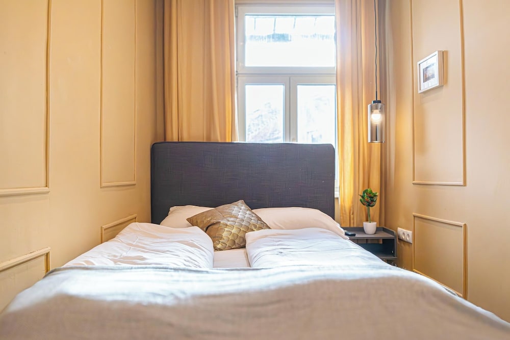 4BR Shared Apt 10Min Walk to Westbahnhof