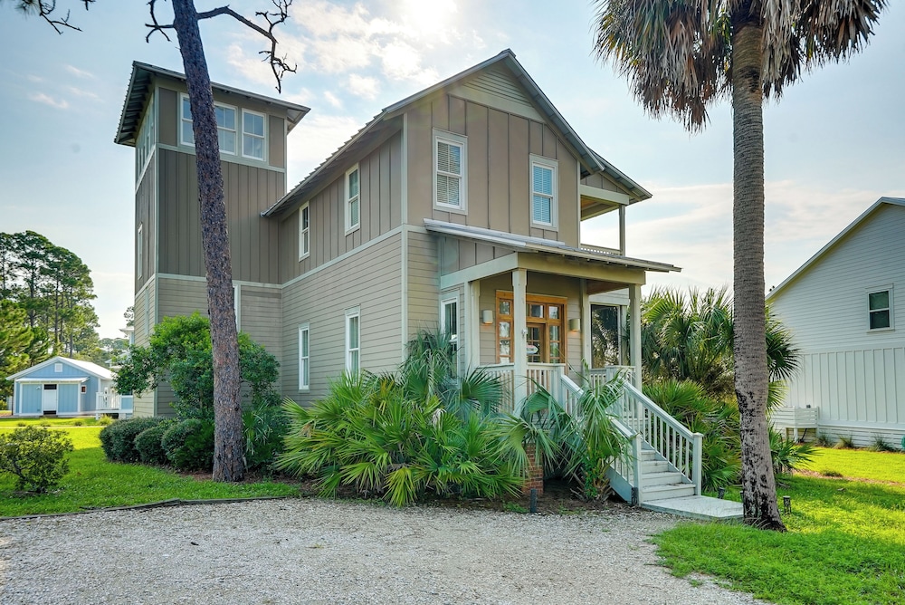 Beach & Pool Access: Peaceful St Teresa House view 5