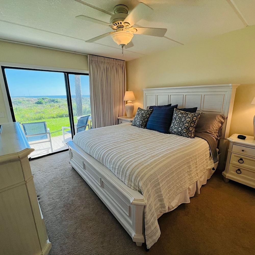 Sea Haven Luxe 2BR Oceanfront Haven view 5