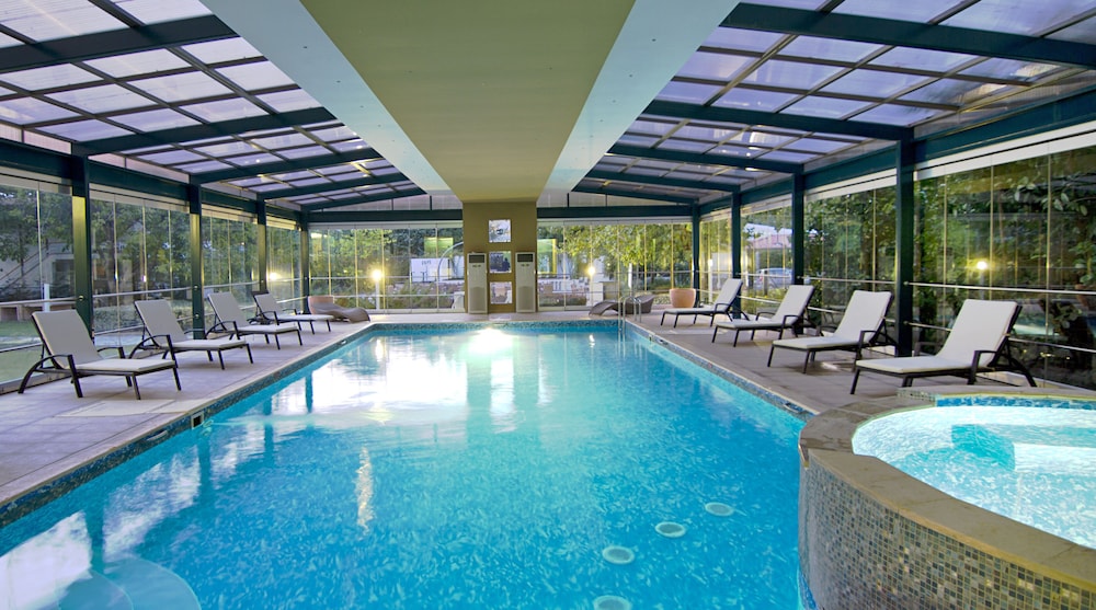 Cronwell Platamon Resort