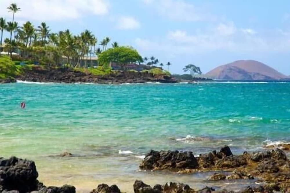 Signature Residences at Maui Banyan