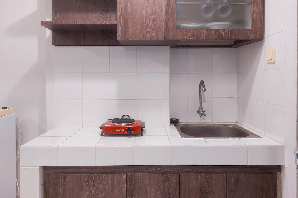 Chic And Cozy Studio Apartment At Amazana Serpong