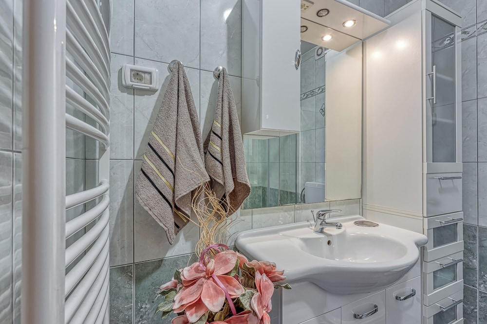 Sea Breeze Residence Mariella