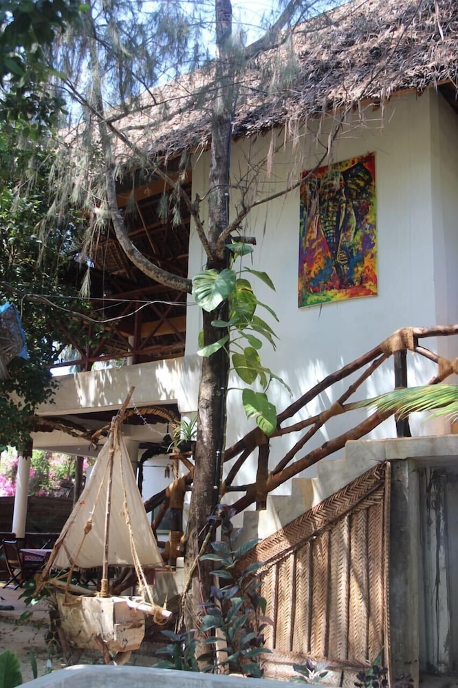 Casa Umoja Guesthouse