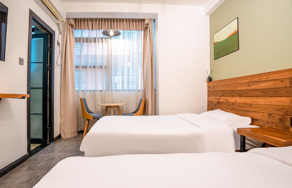 Tianmen Mountain Loft Art Inn