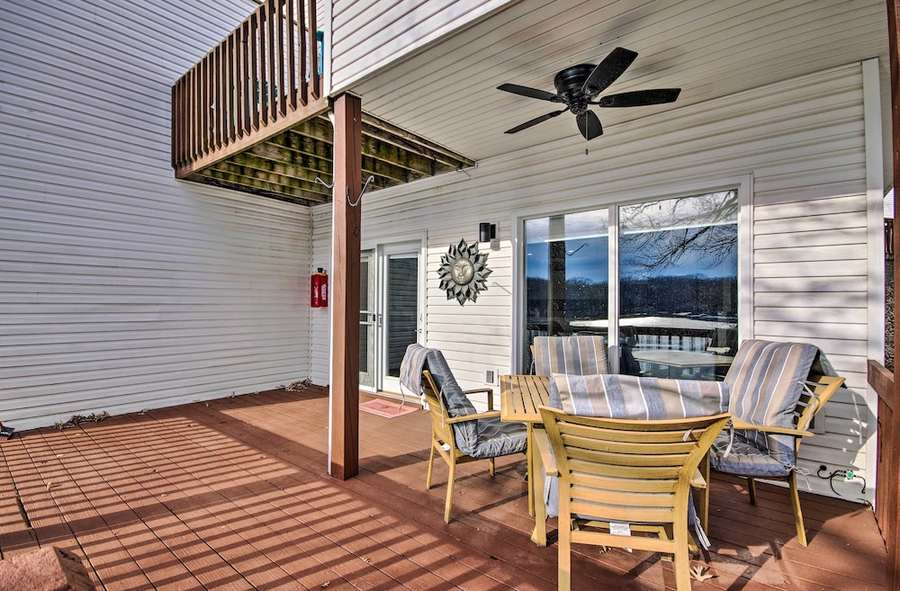 Lake of the Ozarks Vacation Rental: Boat Dock/slip