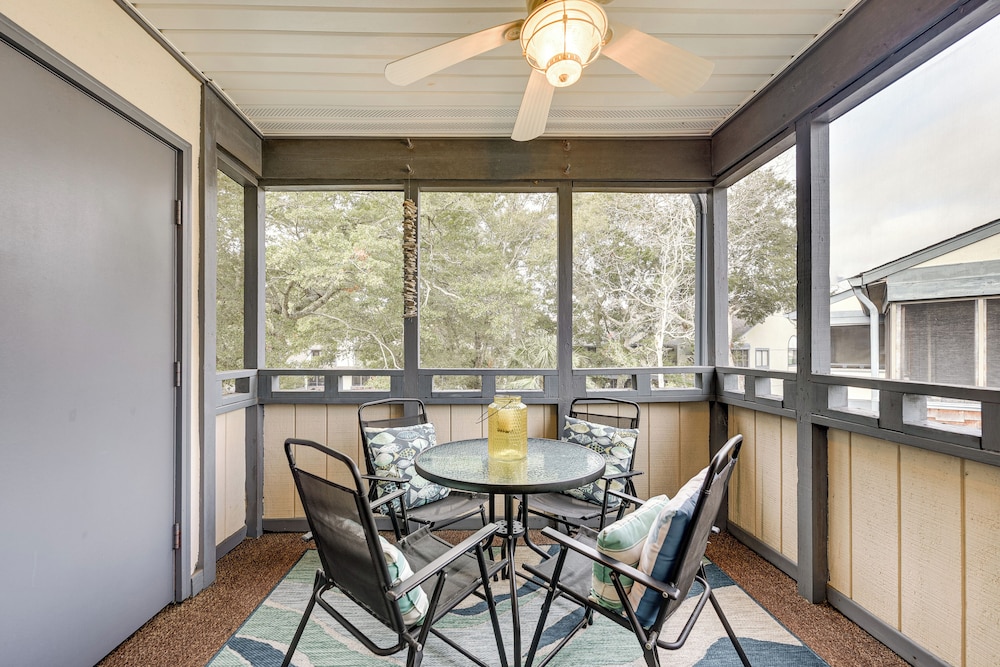 1 Mi to Coast: Myrtle Beach Condo w/ Balconies!