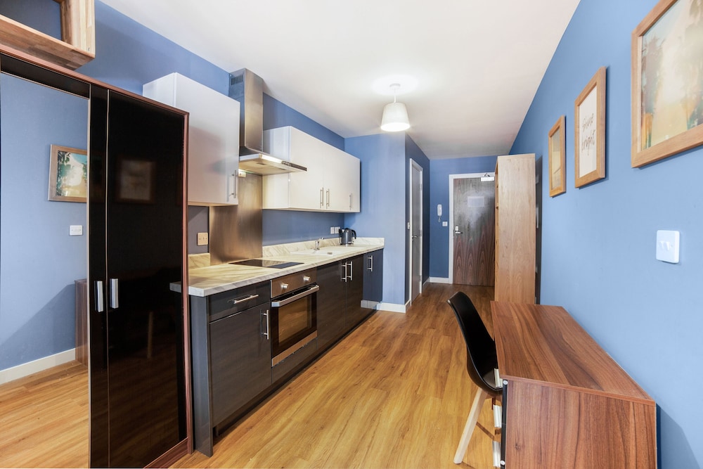 OYO Vincent Apartments