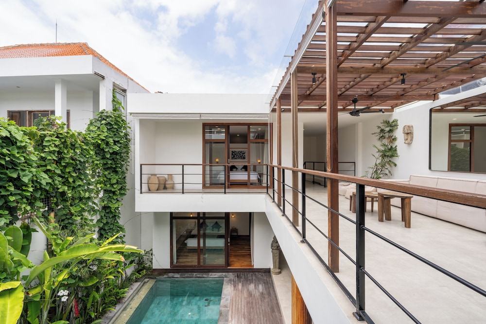 Green Moon Villa by Betterplace