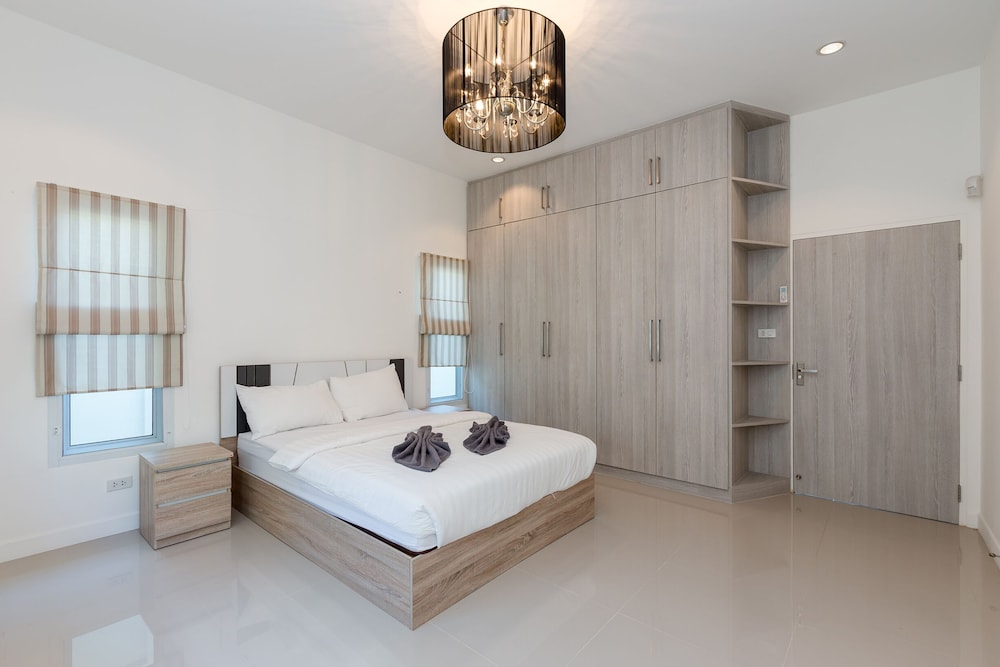 3 Bedroom Private Pool Villa L55 view 2