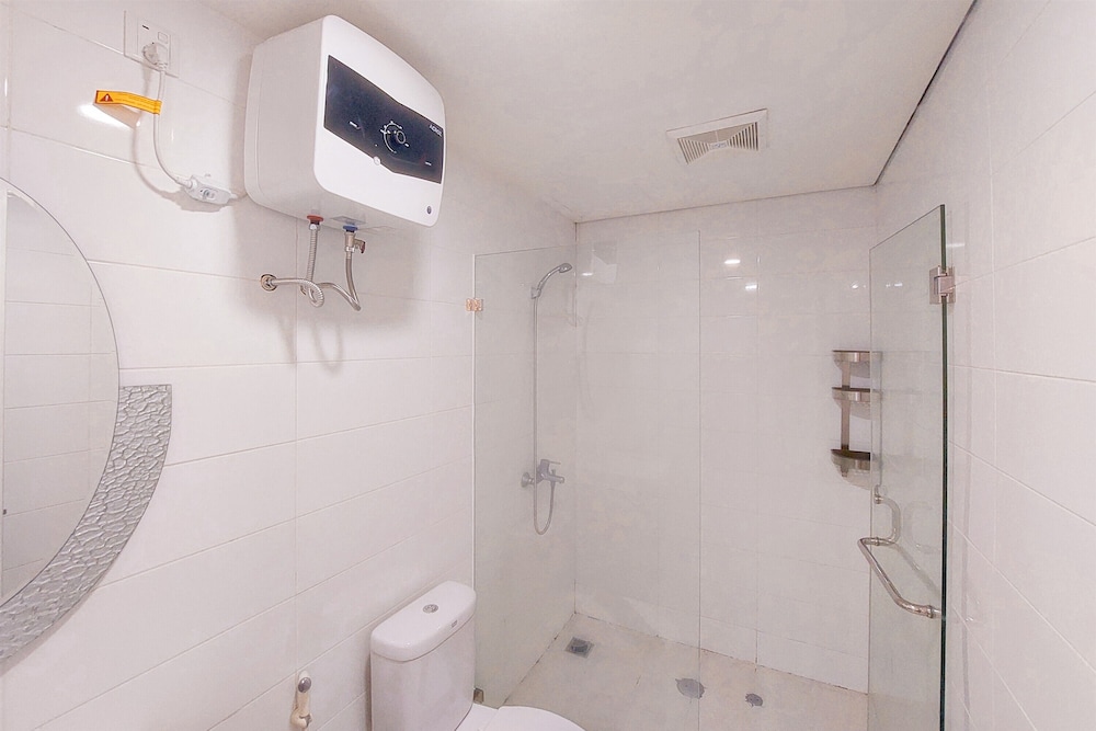 Good And Comfy 1Br Apartment At Tuscany Residence