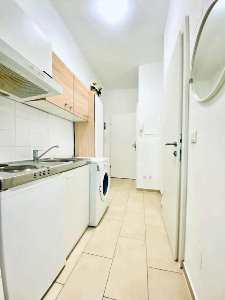 Beautiful Stay for 5 Near Stadthalle