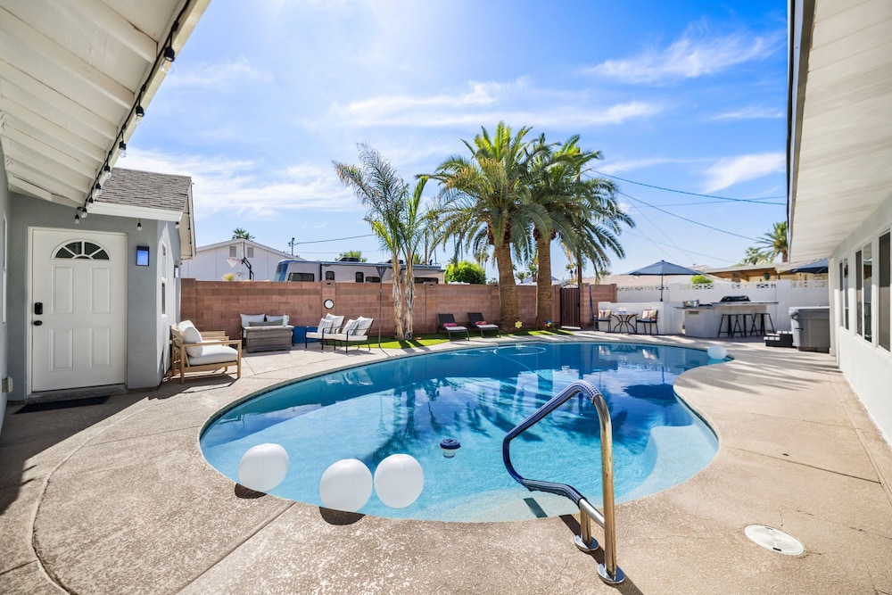 Desert Oasis Retreat Pool Spa Gameroom
