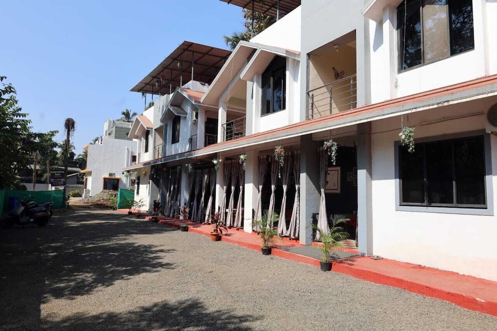 Coastal Gateway Resort, 3 min walk to Nagaon Beach