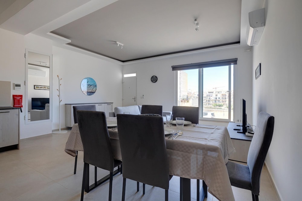 Luxury Maisonette in a Tranquil and Central Area photo 2