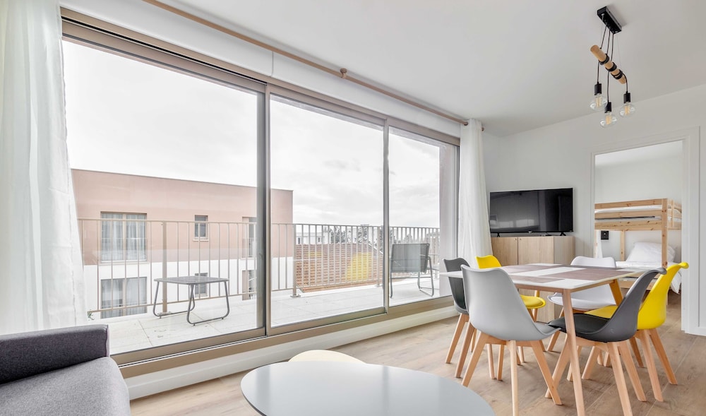 Pleasant Apt With Balcony-6p-close to Disney/paris