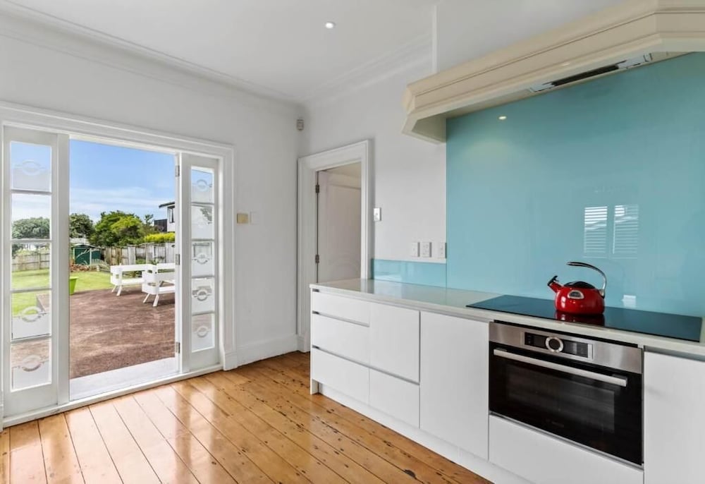 3min to beach 4 bedroom villa