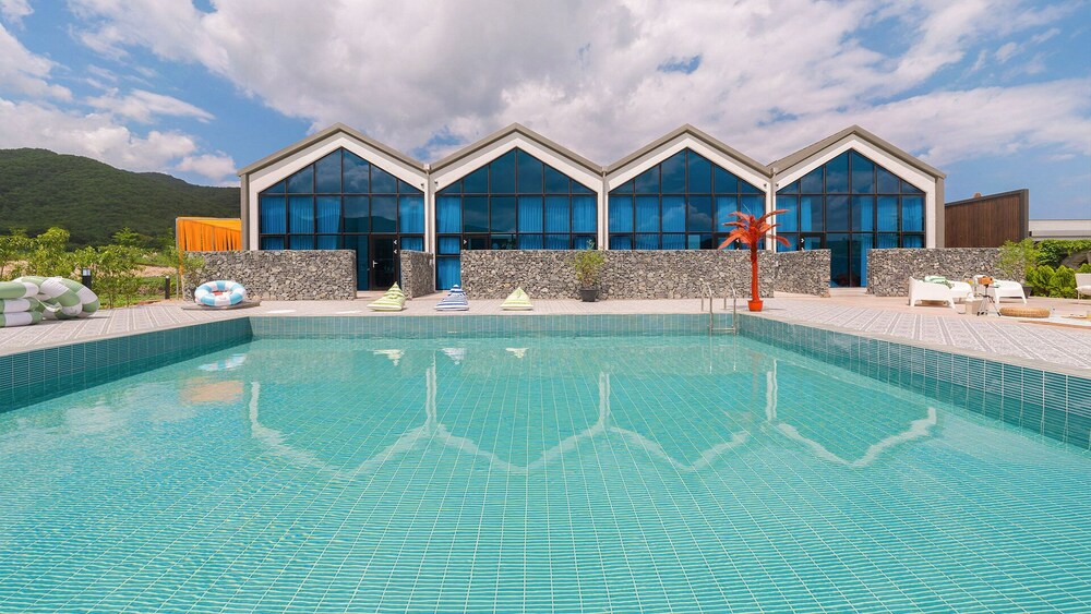 Le Pavilion Pool Villa