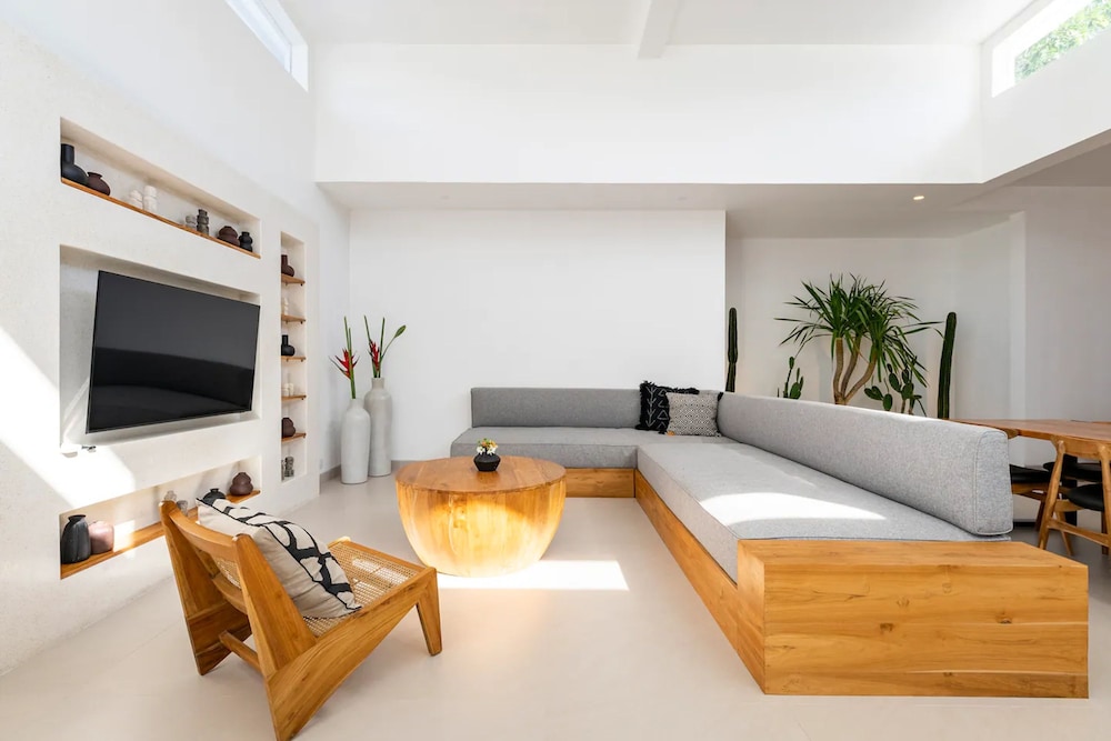 Villa Barsa by Alfred in Bali - Brand New Luxury 3BR Villa Near Bingin Beach