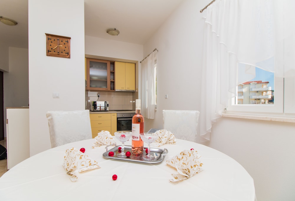 Apartments Rakuljic