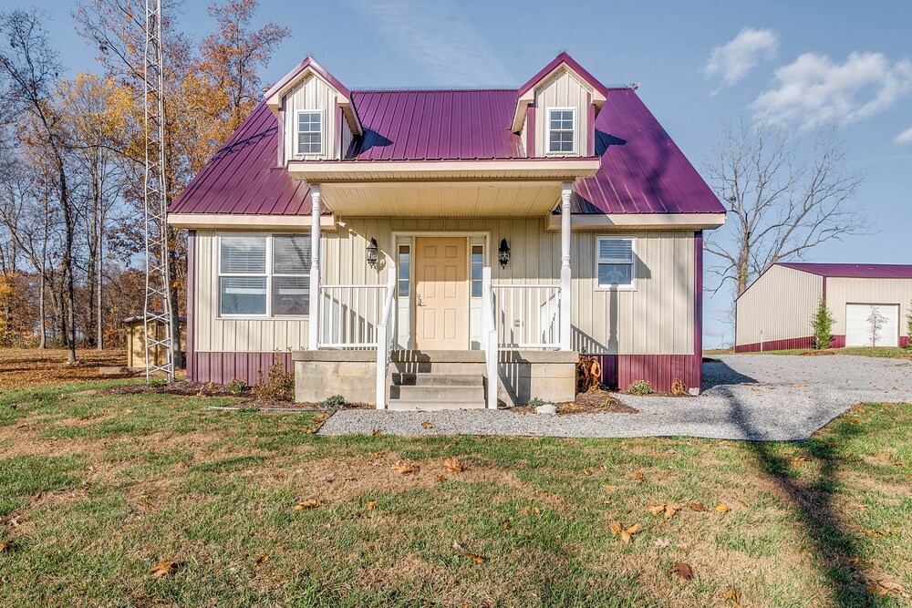 Peaceful Russell Springs Home w/ Fire Pit & Pond! view 5