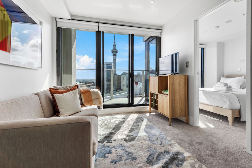 Queen St Stay, Pool,Gym,Tower Views | Zodiak Stays