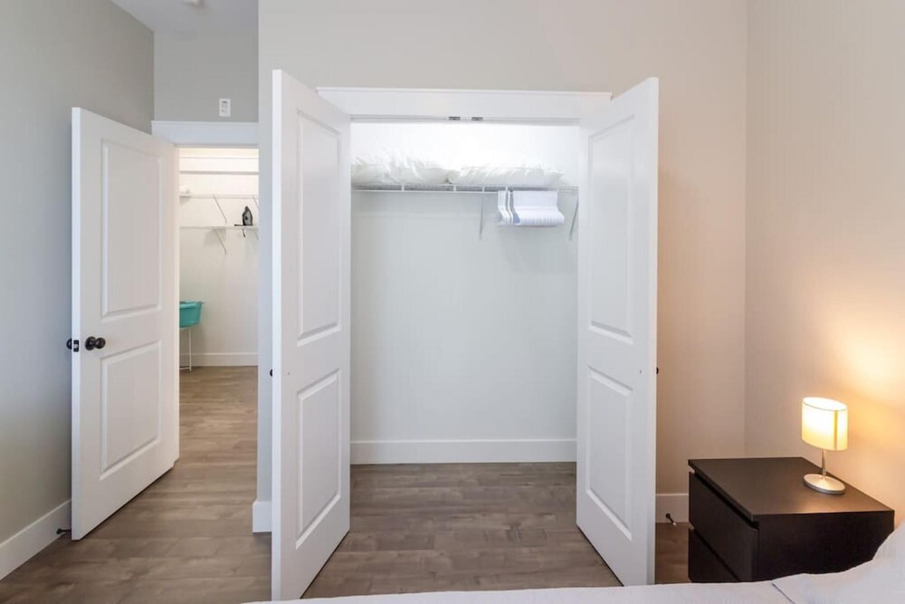 Saint John Vacations - The Best Rental in SJ w Parking Excellent Views Location - Property Image 6