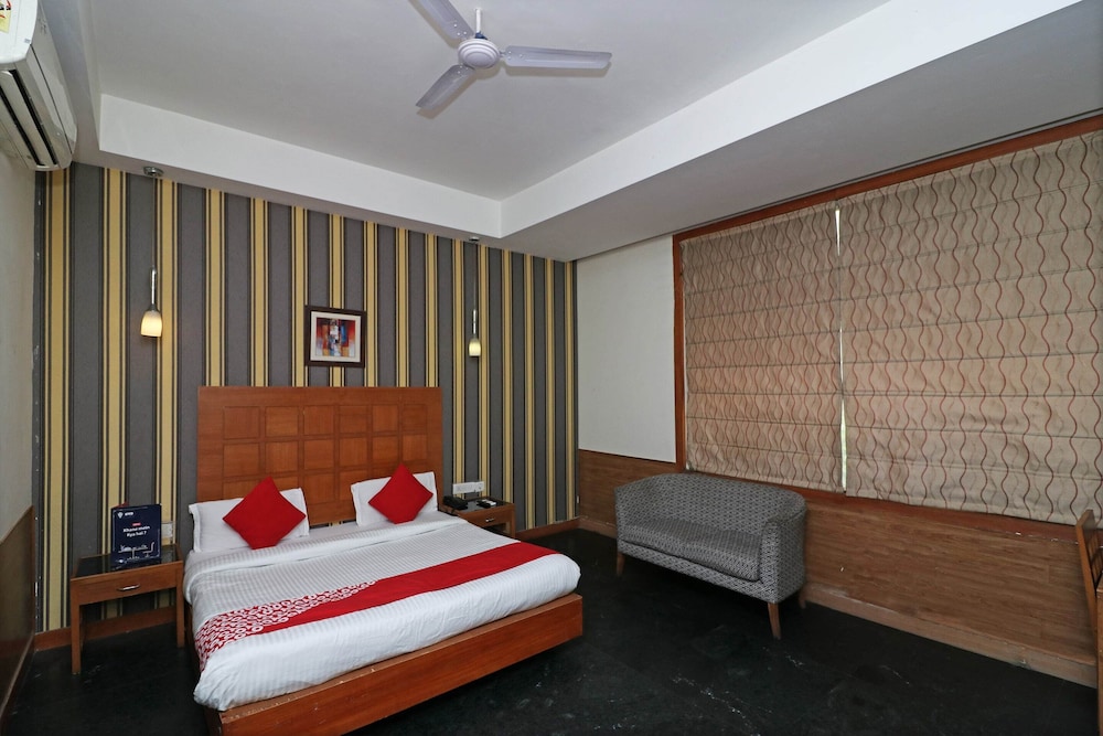 OYO 421 One Hotel - Property Image 5