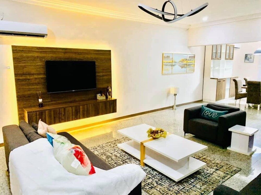 Patemax Luxury Apartments view 2
