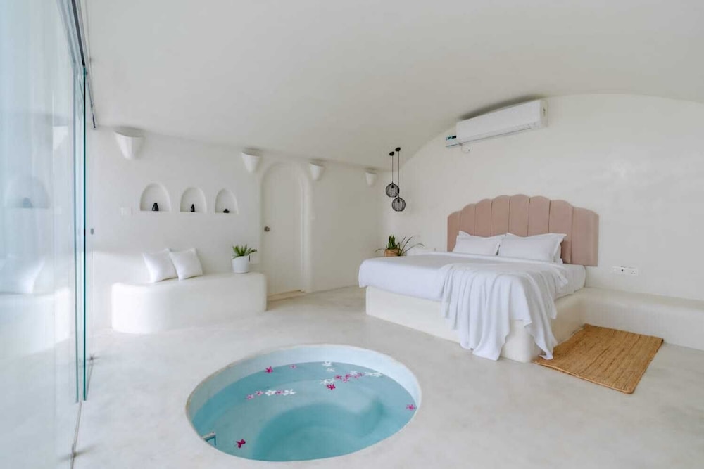 Nomads Resort - Destination Stays