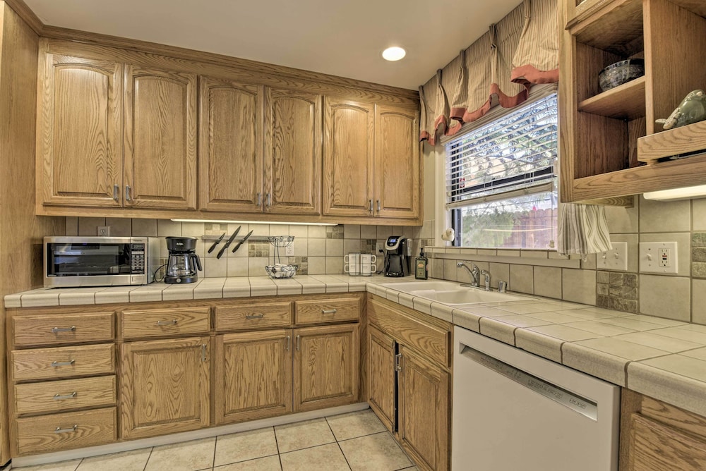 Charming Antioch Home w/ Private Yard + Grill