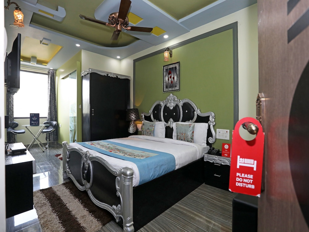 OYO 2629 Hotel Royal Odyssey