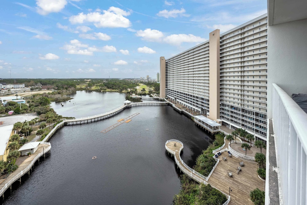 J Lews Place in Laketown Wharf!