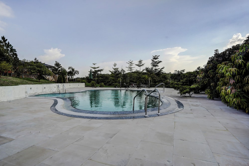 Alaya Stays Fortezza | Pet-friendly 6-BHK Farmhouse With Private Pool