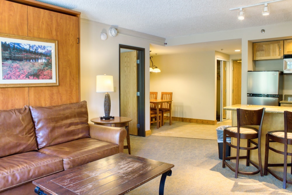 The Grand Lodge by Traverse Hospitality (No Resort Fees)