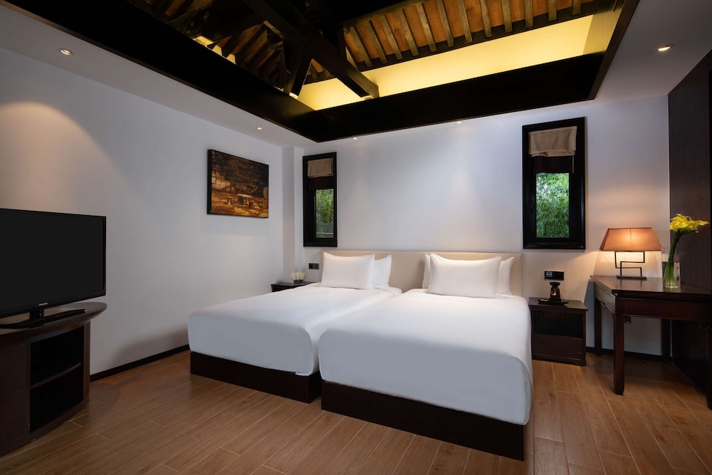 Banyan Tree Tengchong