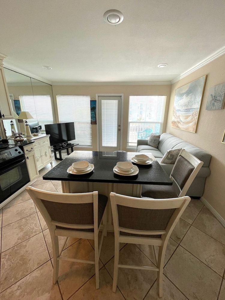 Seascape 1221 1 Bedroom Condo by RedAwning