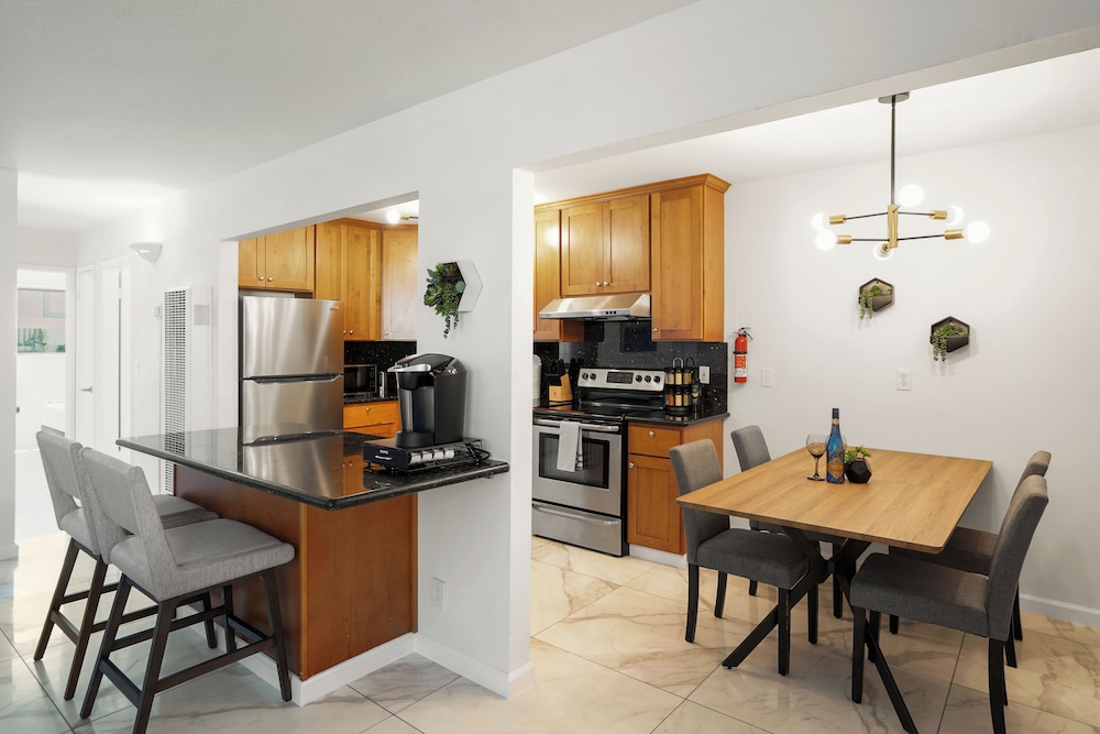 Charming 2BR Ocean Getaway in Pacifica