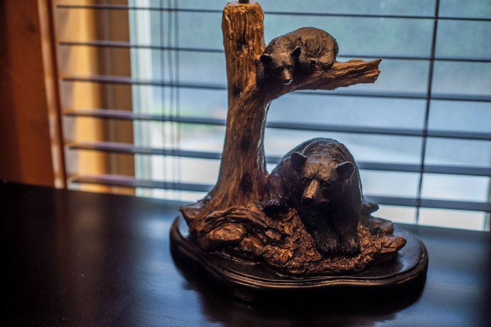 Luna Bear Lodge