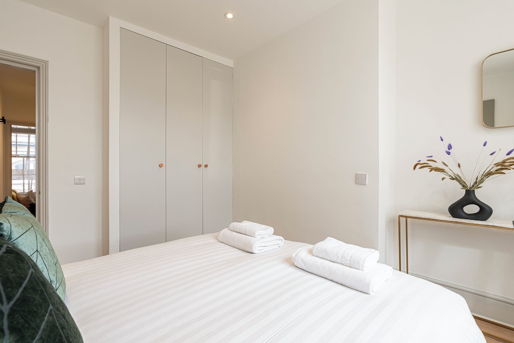 JOIVY Stylish 1 bed flats in Soho