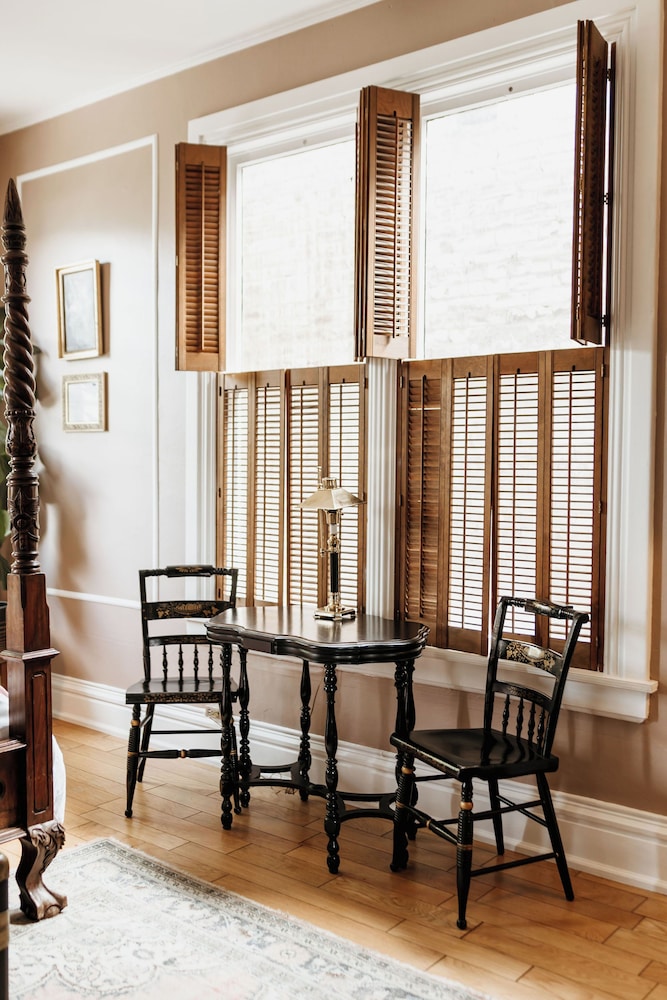 Ellerbeck Mansion Bed & Breakfast