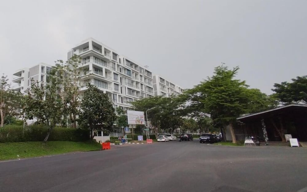 Tranquil And Modern Haven 2Br At The Rosebay Apartment