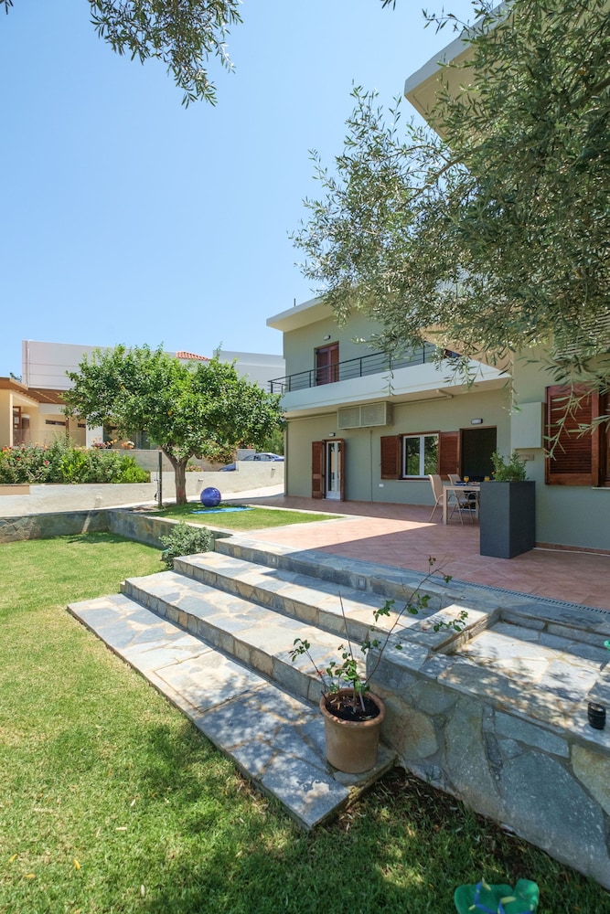 Stylish Summer Home with Gardens, Near the Beach view 2