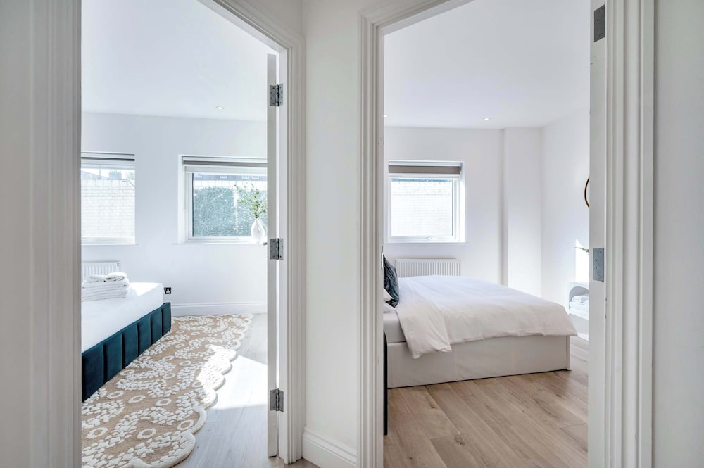 Lords Living -3 bed in Regents Park With Terrace