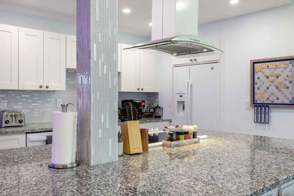 Fun Family-friendly Largo Home Heated Pool